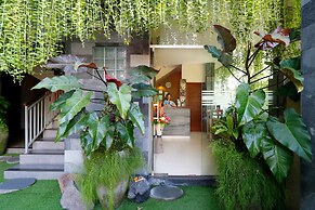 Vansari Hotel