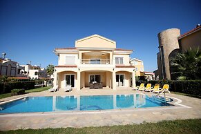 Palm Lane Villa