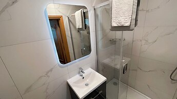 Broc House Suites