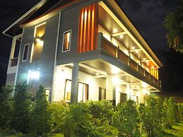 Phongphiphat Lanta Mansion