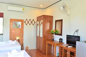 Phongphiphat Lanta Mansion