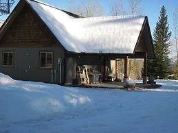 Mountain Town Properties Aladar's Guest Cabin