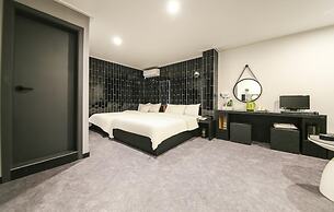 Line Hotel