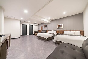 Line Hotel