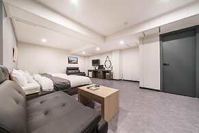 Line Hotel