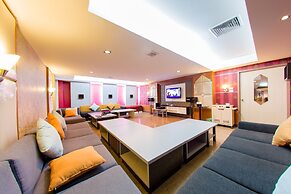 Twin Lotus Hotel