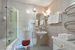 Barbacan Apartments