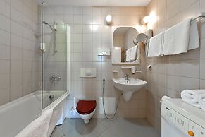 Barbacan Apartments