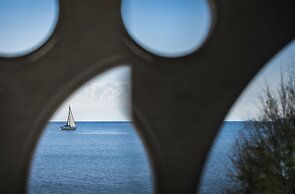 Rivalmare Boutique Hotel