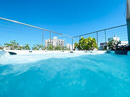 The Wave Hotel Condado