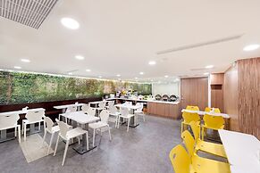 Peach Hotel