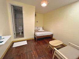 Cozy Coron Inn
