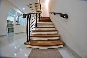 De Orion Setiabudi Villa
