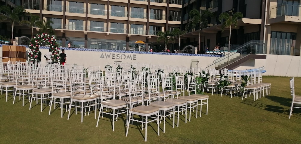 Awesome Hotel