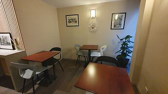 Ruthenium Hotel