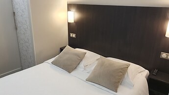 Ruthenium Hotel