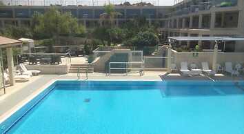 Michelle Suites