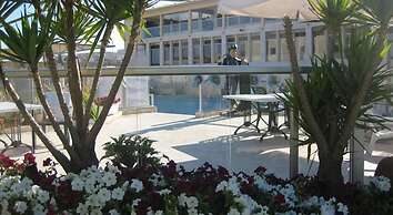 Michelle Suites