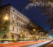 Hotel Moments Budapest