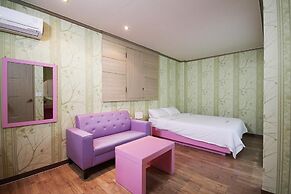 Apple House Mini Hotel