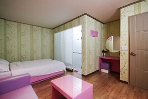 Apple House Mini Hotel