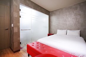 Apple House Mini Hotel