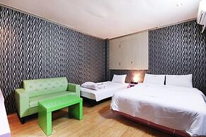 Apple House Mini Hotel