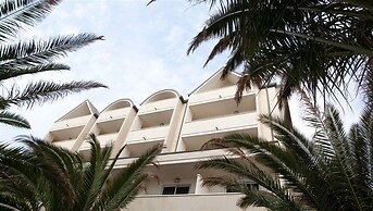 Altamarea Residence & Hotel