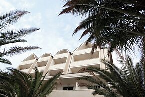 Altamarea Residence & Hotel