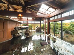 Yuraku Hotel