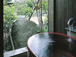 Yuraku Hotel