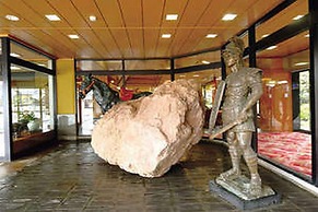 Yuraku Hotel
