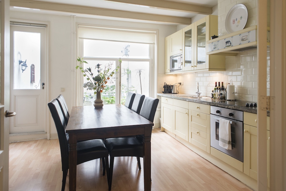 Herengracht Canal Apartment