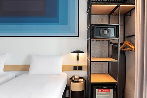 ibis One Central Hotel