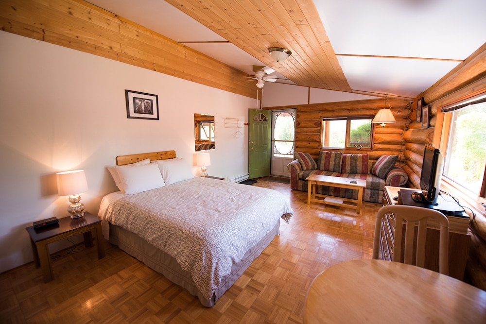 Cedar Haven Resort