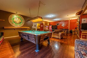 Raging Elk Adventure Lodging