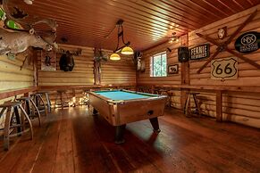Raging Elk Adventure Lodging