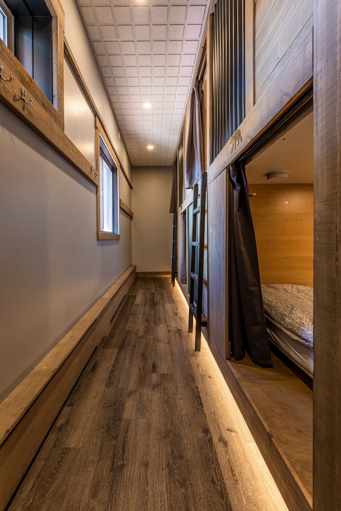 Raging Elk Adventure Lodging