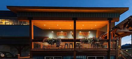 Raging Elk Adventure Lodging