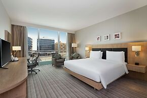 Hilton Garden Inn Dubai, Mall Avenue