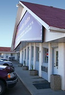 Centre Suites Inns Motel