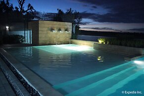 Rivermount Hotel and Resort