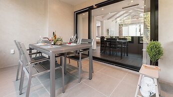 Albescent Pool Villa
