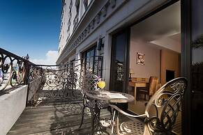 Justwin Grand Hotel