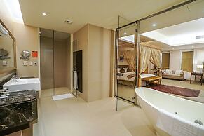 Justwin Grand Hotel
