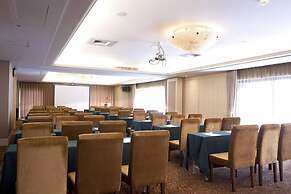 Justwin Grand Hotel