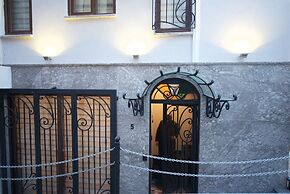 Galatolia Suites