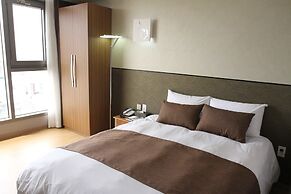 Black Sands Hotel
