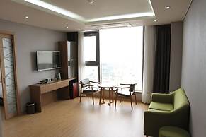 Black Sands Hotel