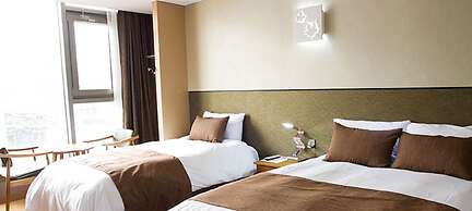 Black Sands Hotel